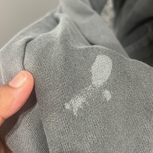 Used jacket have have a bleach stain and one stain mark - Picture 4 of 5